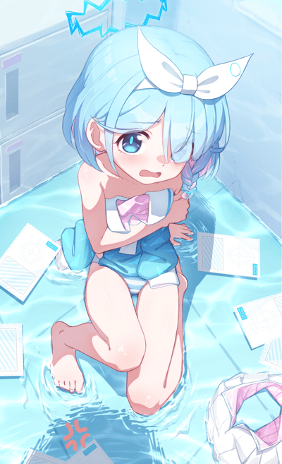 这是游戏《蔚蓝档案》角色阿罗娜的同人插画，画面中阿罗娜身处被水淹没的房间内，浅蓝色的短发显得有些凌乱，身上的衣物被打湿，她跪坐在积水中，双臂抱在胸前，露出委屈又慌张的神情。周围漂浮着带有瞄准标识的文件，还有一件脱下的衣物散落在一旁，头顶的闪电形状光环也显得黯淡，整体氛围透着窘迫与不安。