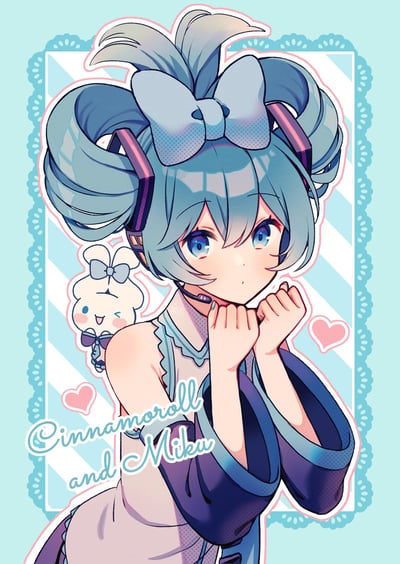 这是一幅初音未来与三丽鸥角色玉桂狗的联动同人插画，初音未来保留了标志性的蓝绿色双马尾造型，搭配了和玉桂狗风格统一的浅蓝色大蝴蝶结，双手抬在下巴附近，表情软萌可爱。玉桂狗趴在她的身侧，wink的模样俏皮十足。画面整体采用清新的蓝调配色，带有蕾丝质感的装饰边框，还有文字标注“Cinnamoroll and Miku”，整体氛围治愈又温馨，没有双关、谐音梗或暗示内容。