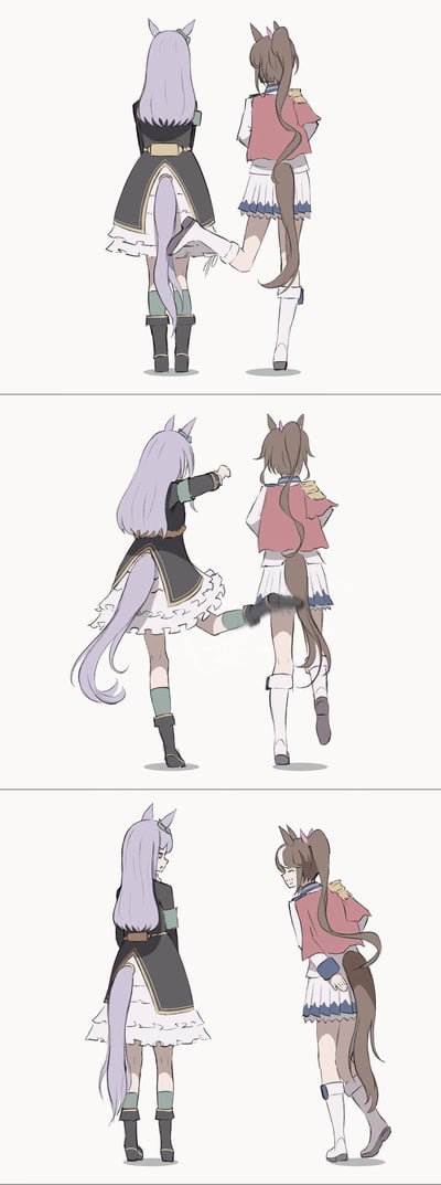 这是一组由三格组成的同人连环漫画，登场角色是《赛马娘 Pretty Derby》中的目白麦昆与东海帝皇：
1. 第一格：东海帝皇抬起脚，试图踩向身后目白麦昆的尾巴，准备恶作剧；
2. 第二格：目白麦昆抬腿反击，一脚踢在了东海帝皇的屁股上；
3. 第三格：东海帝皇转过身，捂着屁股露出吃痛的表情，目白麦昆则一脸惊讶地看着她。
整组图是角色间的趣味互动，没有双关或谐音梗，主打轻松搞笑的同人日常。