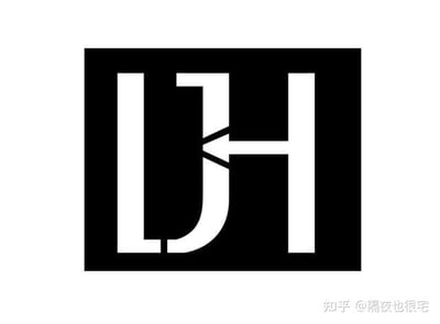 图片中央为黑色方形背景，内部有白色的大写字母组合“LJH”，字母设计简洁，整体风格为黑白对比。右下角有“知乎@隔夜也很宅”的水印。该图是2023年1月源于孙笑川吧的“LJH梗”标志图，该梗是一个旨在嘲讽互联网盲目跟风现象的社会实验，通过创造无意义缩写“LJH”并组织传播，揭示网络梗文化中内容意义不重要、传播营销关键的本质。
