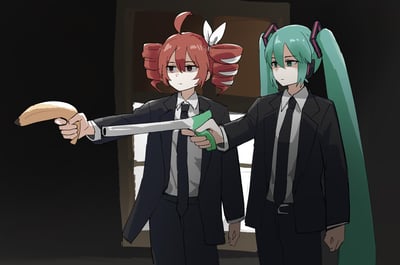 图中呈现了VOCALOID的两位虚拟歌手——初音未来与重音Teto，她们身着严肃的黑色西装套装，重音Teto手持一根香蕉当作枪的前端，初音未来则握住一把刀的刀柄部分，二者组合形成了视觉上的“香蕉枪”。两人都面无表情，冷漠的神态与搞笑的“武器”形成强烈反差，营造出一本正经地整活的趣味效果，图中没有双关或谐音梗，仅通过视觉拼接制造笑点。