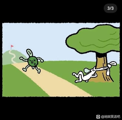 这是一幅颠覆经典的卡通搞笑漫画，改编自大家熟知的《龟兔赛跑》寓言。画面中，原本在故事里偷懒睡觉的兔子，将自己的长耳朵绑在树干上，躺倒在树下，脸上大汗淋漓，看起来十分痛苦；而本该缓慢爬行的乌龟，则奋力奔跑在通往终点（带有红旗的山坡小路）的道路上，完全反转了原故事的角色行为，用荒诞的设定制造出强烈的反差笑点。