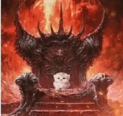 画面中央是一座巨大的黑色王座，王座顶部布满尖锐的犄角，背景是熊熊燃烧的红色火焰，整体营造出黑暗、威严且充满压迫感的氛围。与之形成强烈反差的是，王座正中央端坐着一只通体雪白的小猫，猫咪姿态乖巧，表情可爱，将萌系元素与暗黑风格完美融合，产生极具冲击力的视觉对比效果。