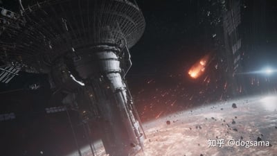 这是一张科幻风格的太空场景图，展示了一个巨大的太空站正在遭受攻击或发生爆炸的瞬间。画面左侧是一个带有巨大圆盘状天线的太空站主体结构，呈现出金属质感和复杂的机械细节。右侧可以看到一个燃烧的物体正在太空中穿行，周围散落着大量的碎片和火花，营造出紧张激烈的氛围。背景是深邃的太空，点缀着无数星星，下方则能看到一个行星的表面。整个场景充满了未来科技感和视觉冲击力。