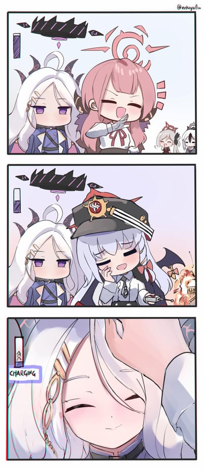 这是画师创作的《碧蓝档案》三格Q版同人漫画：
1. 第一格：空崎日奈的“电量条”显示低电量，身旁的陆八魔爱露正开心捂嘴大笑，远处还有两名游戏角色围观；
2. 第二格：日奈的电量依旧偏低，黑馆晴奈手持遥控器，身后伴随爆炸场景，兴奋地做出动作；
3. 第三格：日奈被人摸头，画面标注“CHARGING（充电中）”，电量条开始上升，日奈露出满足的笑容。
漫画将日奈拟人化为需要“摸头充电”的存在，用轻松可爱的互动展现角色趣味日常，没有双关或谐音梗。