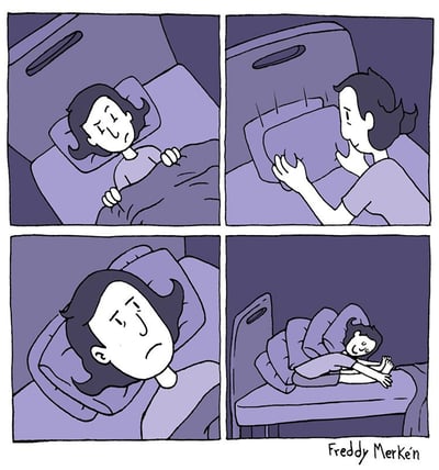 这是一幅四格幽默漫画，描绘了一位失眠的卡通女性的经历：第一格中，她躺在床上，眉头紧皱、神情烦躁，明显难以入睡；第二格她坐起身，将枕头立起来靠在床头板上，试图调整睡眠环境；第三格她重新躺下，但依然愁眉苦脸，显然还是没能睡着；第四格她换了一种方式，将自己紧紧蜷缩起来，把被子和枕头裹在身上，像抱着大玩偶一样，终于露出了安心的表情，成功入睡。漫画用夸张又贴近生活的方式，展现了失眠人群为了睡觉做出的有趣尝试。