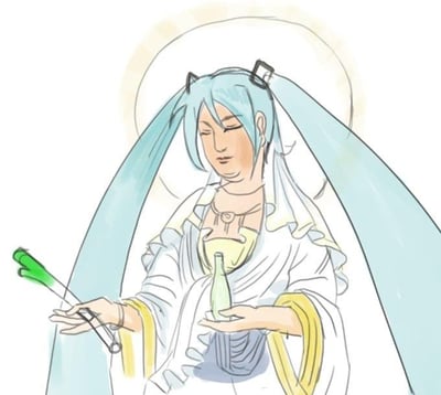 这是一张静态单图恶搞创作，将虚拟歌手初音未来的标志性蓝发双马尾，与中国传统神话中观音菩萨的形象进行混搭。图中角色闭着双眼，头顶有类似佛光的光环，身着观音样式的白衣黄边服饰，一只手拿着初音的标志性大葱道具，另一只手拿着仿观音净瓶的绿色瓶子，整体姿态模仿观音菩萨的肃穆形象，通过ACG虚拟偶像和传统神话形象的结合，制造出强烈的反差感，风格荒诞搞笑。