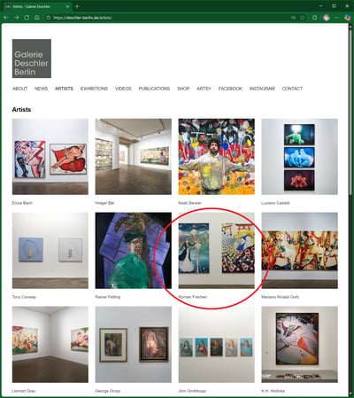 这是柏林Deschler画廊（Galerie Deschler Berlin）官网的艺术家页面截图，页面以网格布局展示了画廊合作的多位当代艺术家及其作品，红圈重点标注了艺术家Roman Frechen的两幅具有鲜明动漫风格的绘画作品。页面顶部设有画廊的导航栏，包含关于我们、新闻、艺术家、展览、视频等多个功能栏目，其余展示的艺术家还包括Elvira Bach、Holger Bär、Noah Becker等，作品涵盖具象绘画、抽象装置、写实创作等多种艺术形式。