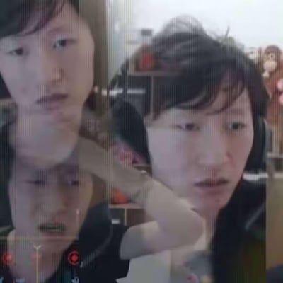 这是一张由前职业电竞选手、主播电棍（侯国玉）的直播画面截图拼接而成的梗图，画面带有马赛克效果，展示了主播不同状态下的错愕、疑惑的面部神态，这类梗图常被游戏圈网友用来表达错愕、无语、迷惑的情绪，图中没有双关或谐音梗内容。