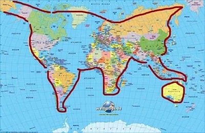 这是一张经过创意改编的静态世界地图单图，创作者使用红色线条在标准世界地图上勾勒出特殊轮廓，将美洲大陆、非洲大陆、欧亚大陆以及澳大利亚大陆的位置进行连接，组合成了一个类似霸王龙的恐龙外形，把原本严谨的地理版图转化为充满趣味的创意内容，让严肃的地理载体变得诙谐有趣，没有双关、谐音梗或暗示类内容，仅通过轮廓的创意勾勒实现趣味效果。