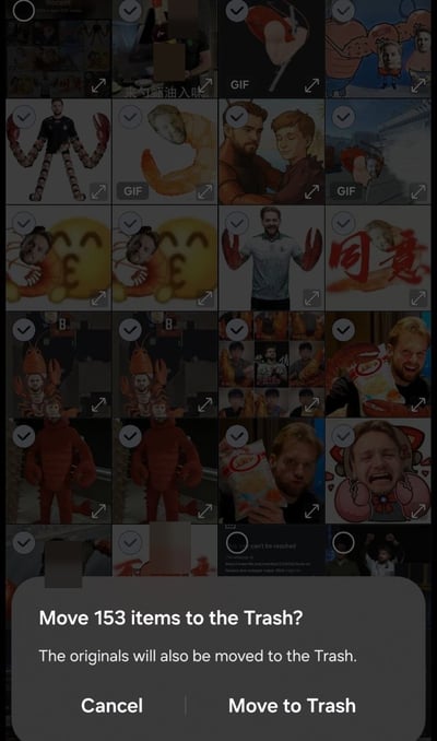 这是一张手机设备的相册界面截图，背景中展示了大量被批量选中的恶搞梗图，绝大多数都是将外国男性头像与龙虾、小龙虾元素结合的二创P图，部分内容标注为GIF动图，还夹杂有带中文字样的改编梗图。界面底部弹出系统级确认弹窗，询问用户是否要将153个选中项目移到废纸篓，同时提示原文件也会一同被移入废纸篓，弹窗底部提供取消和移到废纸篓两个操作选项。