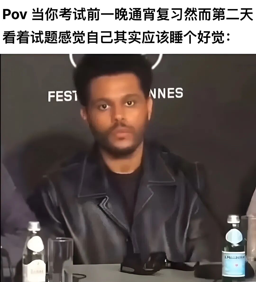 加拿大籍歌手，截图出自其公开活动采访现场封面