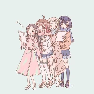 这是一幅风格柔和治愈的原创日系卡通插画，画面呈现四位身着冬日保暖穿搭的少女并肩而立的场景。最左侧的深灰发少女手持纸张，闭眼张嘴陶醉地歌唱，旁边还有音符点缀；粉棕发少女睁着亮晶晶的眼睛，一脸投入地跟着哼唱；浅金发少女半眯着眼，用围巾遮住半张脸，慵懒地附和；最右侧的蓝发少女手持纸张，认真地参与其中，整体氛围温暖又充满活力，像是好友们在冬日里一起进行合唱练习。