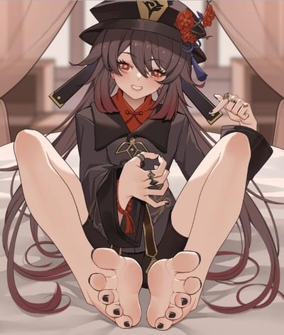这是一幅AI生成的二次元同人插画，描绘了游戏《原神》中的角色胡桃。画面里胡桃坐在柔软的床面上，双腿向前分开伸直，双脚朝向镜头，脚趾涂着黑色指甲油，双手佩戴多枚戒指，一只手抬起做出俏皮的手势，脸上带着狡黠灵动的笑容，眼神明亮，完美还原了角色古灵精怪的性格。她身着标志性的黑红配色往生堂制服，帽子上的红色花饰细节清晰，背景是模糊的室内床幔场景，整体画风细腻柔和，色彩搭配贴合原作角色设定。