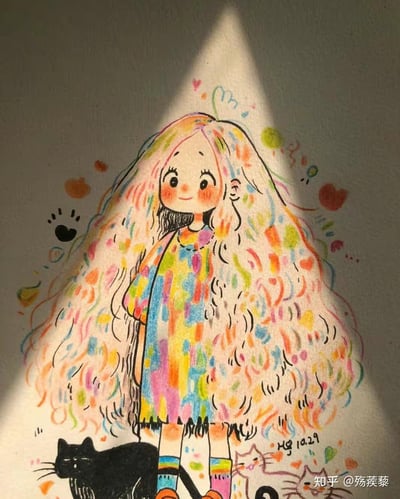 这是一幅充满温暖童趣的手绘涂鸦作品，画面中心是一位留着蓬松卷曲多彩长发的女孩，她身着与发色呼应的彩色拼接上衣，脸颊晕着淡淡的红晕，眉眼弯弯，露出温柔治愈的微笑。女孩身侧蹲坐着一只慵懒的黑猫，画面四周点缀着黑色猫爪印、彩色爱心、斑点等可爱装饰元素，整体色彩明快绚丽，充满活泼的氛围。阳光斜斜洒落在画纸上，为这幅手绘作品增添了一层柔和的光影质感。