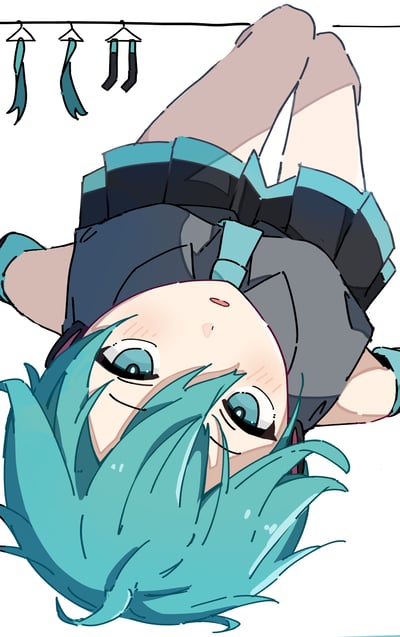 这是一张恶搞VOCALOID虚拟歌手初音未来的卡通同人图，图中初音未来整个人倒挂，头部朝下，脸上带着调皮的微笑，双腿向上抬起。画面上方的晾衣绳上挂着的布条，形态恰好对应初音未来的日文名「ミク」（Miku），通过视觉化的方式打造出和角色名字相关的谐音梗，充满趣味与创意。