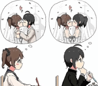 四格漫画展示了两个女生的婚礼幻想。上排左图中，棕色头发女生戴着婚纱头纱，与黑色头发的角色接吻；上排右图中，两个女生都穿着婚纱接吻。下排展示了现实场景，两个学生模样的角色正在对视，似乎在幻想婚礼场景。背景中有教堂剪影和飘落的花瓣，营造浪漫氛围。