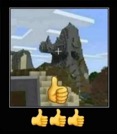 这张梗图展示了《我的世界》(Minecraft)游戏中一个自然生成的山脉地形，其形状意外地酷似一个竖起的大拇指手势。图片中央偏上位置的山体轮廓清晰地呈现出拇指和手掌的形状，创作者在山体前添加了一个黄色的点赞emoji，底部还额外添加了三个点赞emoji，形成呼应效果。整个画面采用了Minecraft标志性的方块像素风格，天空中有典型的游戏内云团纹理。