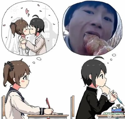 这是一张搞笑反差梗图，展现了课堂上男女学生走神时的不同脑内世界：
- 左侧女学生坐在课桌前，脑海里幻想着和身旁男同学在教堂举办婚礼、甜蜜接吻的浪漫场景，满脸憧憬；
- 右侧男学生同样走神，脑内却是一个真人张大嘴啃食物的滑稽画面，桌上还摆着托马斯小火车玩具，和女生的浪漫幻想形成强烈反差，充满笑点。