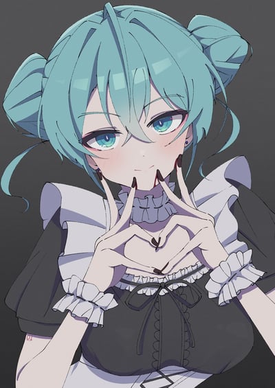 这是一幅虚拟歌手初音未来的同人插画，画面中初音未来保留了标志性的薄荷绿双马尾发型，身着黑灰底色搭配白色荷叶边的哥特女仆风格服饰，双手在胸前比出爱心手势，脸颊晕着淡淡的红晕，眼神柔和腼腆，背景为深灰色，整体画风精致细腻，是充满少女感的日系风格插画。