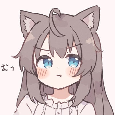 插画中是一位灰发猫耳少女，有着尖尖的猫耳（内耳为白色）和蓝色的大眼睛，脸颊泛着淡淡的红晕，表情略显腼腆。她的头发自然垂落，额前有一缕翘起的呆毛。左侧有一行日文「むぅ」（mū），像是发出的轻轻的嘟囔声。背景为纯白色，突出角色的面部细节，整体风格可爱柔和。