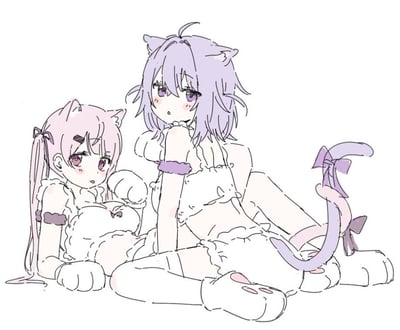 这是一幅线稿风格的二次元同人插画，画面呈现了两位来自虚拟主播团体hololive的猫娘角色——紫咲诗音与猫又小粥。她们身着带有荷叶边设计的白色女仆风可爱服饰，搭配猫爪造型的手套与脚套，尾巴上系着精致的蝴蝶结装饰。左侧双马尾浅粉发色的紫咲诗音趴在地面，眼神懵懂柔和，姿态放松；右侧紫发的猫又小粥以单手撑地的坐姿面向前方，表情带着些许好奇与惊讶。整体画风清新柔和，线条简洁，将猫娘的软萌、治愈的特质完美展现，充满了二次元的可爱氛围。