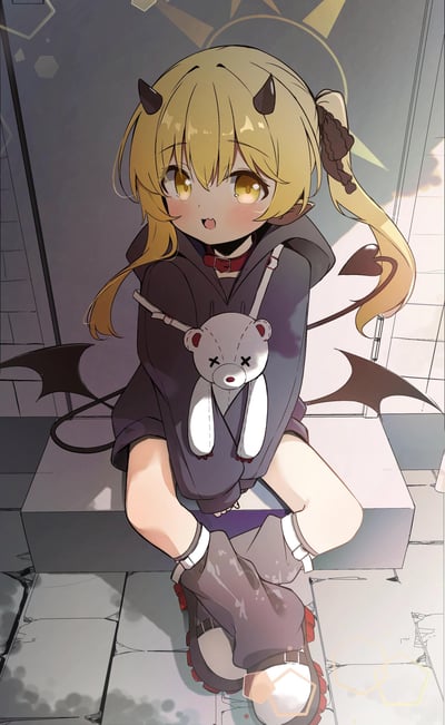 插画中展示了一位可爱的恶魔少女，她有着金色的双马尾发型，头上长着黑色的小角，身后有黑色的恶魔翅膀和尾巴。她穿着深色的带帽卫衣，胸前挂着一个眼睛打叉的白色小熊玩偶。少女坐在一个平台上，双腿弯曲，双手抱膝，表情略带惊讶，眼睛是明亮的黄色。背景是带有几何图案的灰色墙面，整体风格是典型的日系动漫插画，色彩柔和，光影效果明显，营造出温馨又略带神秘的氛围。