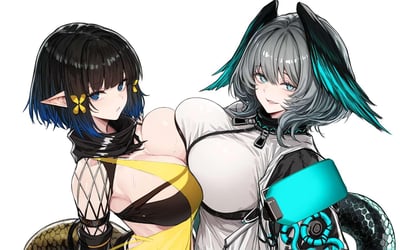 这是一张《明日方舟》的二次创作同人插画，画面呈现了两位游戏干员：左侧的羽毛笔有着黑蓝渐变短发与尖耳，身着黄黑配色的露肤服饰，表情清冷，身体微侧看向镜头；右侧的霍尔海雅有着灰蓝挑染的兽耳与蛇尾，身着黑白配色的服饰，面带狡黠的笑意，两人紧密依偎，画面着重刻画了角色的身材特征，背景为纯白色，无额外场景元素。
