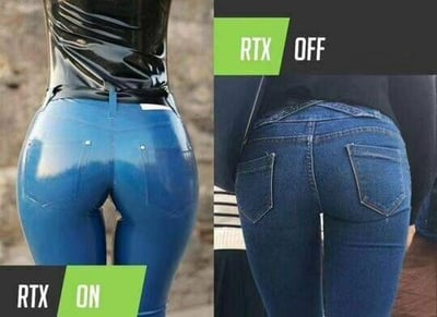 这是一张左右对比的趣味梗图，左侧标注“RTX ON”，展示的是经过处理的亮面牛仔裤，呈现出类似紧身皮裤的高光泽、强包裹的视觉效果；右侧标注“RTX OFF”，则是日常常见的普通牛仔布料质感的牛仔裤。
这张图玩了英伟达RTX显卡的画质对比梗，将显卡开启光线追踪后画质大幅提升的概念，套用在牛仔裤的视觉效果上，调侃“开启RTX”后裤子的质感变得更加精致亮眼，制造出反差搞笑的效果。