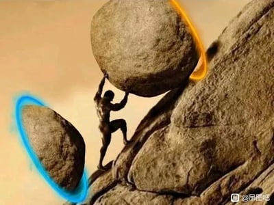 画面中描绘了希腊神话中的西西弗斯，他正赤身奋力将一块巨大的圆形巨石推上陡峭的山崖。巨石周围有两个发光的圆环，左侧为蓝色，右侧为橙色，增添了超现实的视觉效果。背景是暖色调的渐变天空，可能象征日出或日落，凸显出场景的永恒与循环感。整体构图传达出一种不断奋斗却可能徒劳的宿命感，是对经典神话形象的现代艺术化改编。