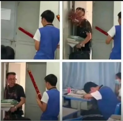 四格连环图展现校园趣事：穿蓝色背心的学生手持红色棒球棒背对教室门站立，当穿黑色上衣的老师推门进入（手中抱着书本）时，学生惊慌失措，最后迅速低头伏在课桌上假装学习，画面充满尴尬又搞笑的校园日常感。