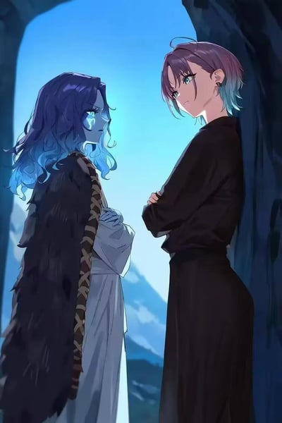 在洞窟的入口处，两位风格迥异的二次元少女正处于对峙状态。左侧的蓝渐变卷发少女身着带有深色毛领的外袍，双臂抱在胸前，面部神情严肃，带着明显的不满情绪；右侧的紫渐变短发少女则倚靠在洞窟的石壁上，同样双臂抱胸，眼神带着审视感看向对方。背景是明亮的淡蓝色天空与远处的山峦轮廓，冷色调的光线将两人之间紧绷的对峙氛围烘托得十分强烈，仿佛正在进行一场充满张力的严肃对话。