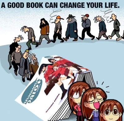 这是一张充满脑洞的二次元玩梗图，顶部配文英文标语“A GOOD BOOK CAN CHANGE YOUR LIFE.（一本好书能改变你的人生）”。画面中一群神态萎靡、形象沧桑的中老年男性正绕着一本《阿滋漫画大王》（Azumanga Daioh）的单行本行走，利用视觉错位的效果，让这些男性仿佛“走进”漫画书后，从书的另一端变成了《阿滋漫画大王》里的三位女高中生角色（春日步、高野晶、榊），用夸张荒诞的方式呼应了“好书改变人生”的主题，制造出“看完漫画直接变成二次元角色”的搞笑反差感。