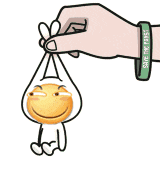 被拎着晃悠的笑脸小团子