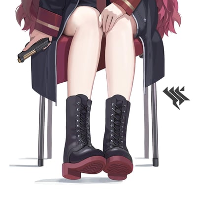 这是一张二次元原创插画，画面展示了一位红发少女坐在红色椅子上的局部场景：少女身着深色带红纹的长款制服，双腿穿着带有红底的黑色系带马丁靴，一只手握着一把手枪，整体风格干练冷峻，塑造出武装特工类少女的气质。图中没有双关、谐音梗或暗示内容。