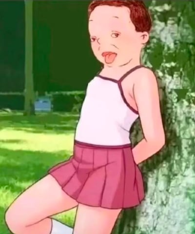 这是一张经过图像合成的搞笑梗图，画面呈现出强烈的违和感：少女的身体穿着白色吊带背心与玫红色百褶短裙，单腿抬起、膝盖抵靠在树干上，双手背在身后，摆出俏皮的姿势，但头部被替换成了一张布满皱纹、表情搞怪吐舌头的老气人脸。这种反差巨大的组合制造出荒诞滑稽的喜剧效果，没有双关、谐音梗或暗示内容，完全依靠画面的违和感来传递搞笑氛围。