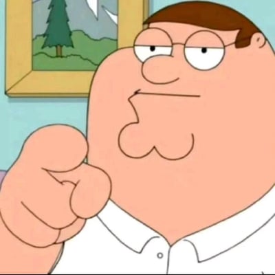 这是出自美国成人动画《恶搞之家》的梗图，主角彼得·格里芬（Peter Griffin）戴着眼镜，眼神带着怀疑与审视的意味，手指直接指向镜头方向，仿佛在对观看者进行质问。这个画面常被用作表情包，用来表达对某事的怀疑、不相信，或是在调侃、质问他人的场景中使用。图中没有双关、谐音梗等内容。