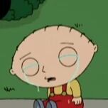 图片中是动画《恶搞之家》(Family Guy)中的角色斯图尔特·格里芬(Stewie Griffin)，他有着大大的脑袋、稀疏的头发，穿着红色背带裤和黄色上衣，正泪流满面，表情悲伤，背景为绿色。这是一个常用于表达难过、委屈情绪的表情包。