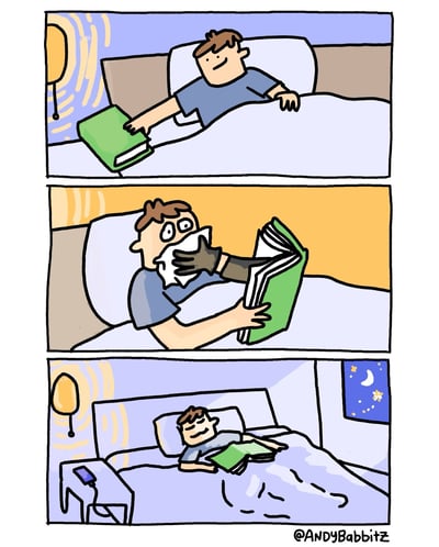 这是一则三格连环卡通漫画，描绘了一个男生睡前看书的荒诞经历：第一格中，夜晚的房间里，穿蓝色上衣的男生躺在床上，轻松地伸手拿起一本绿色的书；第二格，他打开书后，突然从书页间伸出一只深色的手捂住他的嘴，男生露出极度震惊的表情；第三格，男生已经趴在床上睡着了，那本绿色的书放在他的胸口，房间依旧是夜晚，床头灯亮着，一旁的手机正在充电。漫画用夸张荒诞的方式演绎了“看着书睡着”的日常场景。