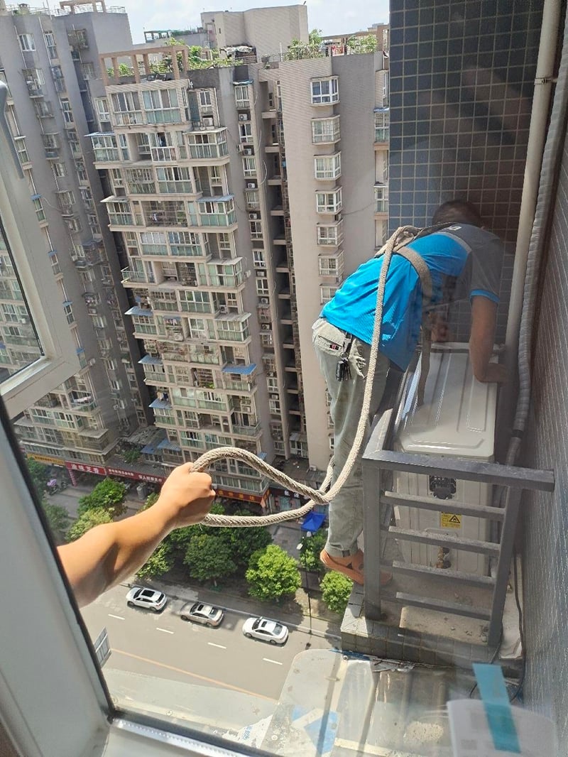 空调安装师傅