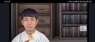 画面中是一位身着传统服饰的人物，上身为白色带有金色花纹领口的服装，佩戴绿色耳饰，站在室内场景中。背景左侧为深棕色木制抽屉柜，右侧是摆满彩色书籍的书架，书籍封面有不同颜色和疑似手写体文字。画面右下角有两个交互按钮，分别标注“对话”和“摸头”，整体呈现出游戏或互动叙事类应用的界面风格。
