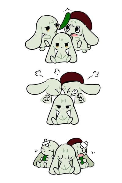这是一组三格连环卡通漫画，描绘了三只垂耳小兔子的趣味互动：
1. 第一格：一只兔子拿着黄瓜，另一只戴帽子的兔子凑过来想要分享，中间的兔子则一脸冷漠地坐着旁观；
2. 第二格：两只兔子为了争抢黄瓜，脑袋紧紧顶在一起，耳朵用力甩动，气氛变得紧张，中间的兔子依旧不为所动，保持冷漠姿态；
3. 第三格：争抢结束后，两只兔子的头上都贴了创可贴，各自拿着一截黄瓜，看起来十分疲惫，中间的兔子还是维持着最初的冷漠坐姿。
漫画用简约的画风展现了小动物争抢食物的搞笑日常，冷漠旁观者的存在形成了有趣的反差萌。