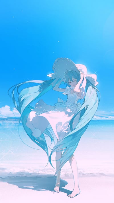 画面中是VOCALOID的虚拟歌姬初音未来，她身着白色连衣裙，戴着带有蕾丝边缘的白色大檐遮阳帽，赤脚站在夏日的海边沙滩上。清爽的海风将她标志性的蓝绿色长发和连衣裙裙摆吹得肆意飞扬，她双手扶着帽子，眯起眼睛露出开心的笑容，背景是澄澈的渐变蓝天与泛着细碎波光的海面，整体画面色调清新明亮，充满了夏日的治愈与清爽感。