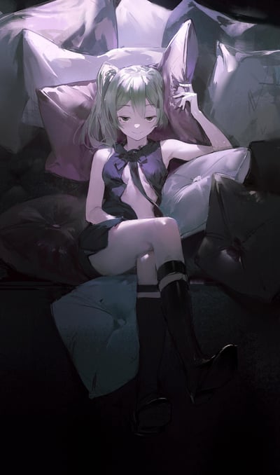 这是一幅厚涂风格的二次元插画，画面场景是昏暗的空间里堆满了柔软的抱枕，一位有着浅绿色双马尾和大兽耳的少女陷在其中，偏紫的冷调光线柔和地打在她身上。少女穿着露腹的深色上衣与短裤，搭配带装饰的长筒袜，姿态放松地靠在抱枕上，眼神柔和带着慵懒感，整体氛围静谧又治愈。图中没有双关、谐音梗或暗示类内容。