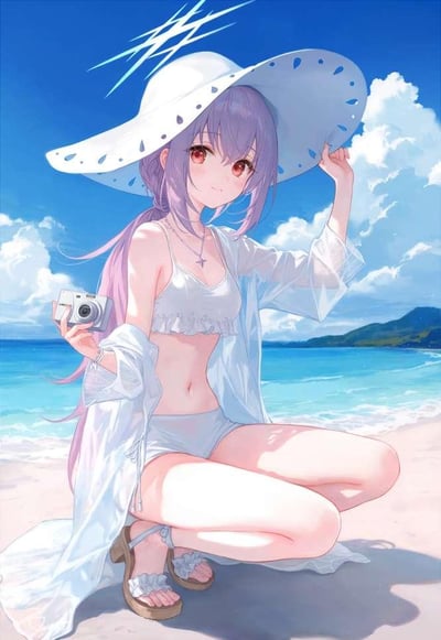 这是一张AI生成的二次元风格治愈系插画，画面呈现了晴朗夏日的海滨场景：一位紫发红瞳的少女蹲在细腻的海滩沙地上，她头戴带有镂空水滴装饰的白色宽檐遮阳帽，头顶还有一个浅蓝色的星形光环；身穿白色荷叶边分体泳衣，外搭一件半透明的白色开衫，脚上穿着带有荷叶边装饰的棕色夹脚凉鞋。少女一只手轻扶着遮阳帽，另一只手握着一台银灰色便携相机，面带温柔的微笑看向镜头，背景是澄澈的蓝天、蓬松的白云，以及层次分明的蓝绿色海面与远处的青绿色山峦，整体画面清新明亮，充满了夏日海滨的闲适与治愈感。