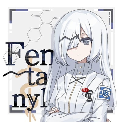 这是一张化学物质拟人化的二次元创作图，图中是强效麻醉性镇痛药芬太尼（Fentanyl）的拟人白发少女：少女有着银白色长发，表情冷漠，身着带有Rx处方标识和“麻”字臂章的白色制服，姿态为抱臂端坐。背景中包含芬太尼的完整化学结构式，画面左侧配有“Fentanyl”的字样，将化学分子与二次元萌系风格结合，直观体现了芬太尼作为麻醉处方药物的属性。