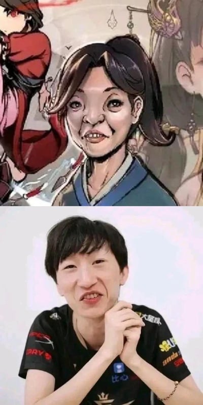 这是一张上下拼接的对比梗图，上图是将LPL赛区电竞选手Smlz（韩金）的标志性搞怪表情，替换到古风卡通女性角色的脸部，形成强烈的违和感与滑稽效果；下图是Smlz本人做出该表情的原图，这个表情因独特的神态和牙齿形态，在电竞圈被广泛用作玩梗素材，图中无谐音或双关梗，纯靠脸部替换的违和感制造笑点。
