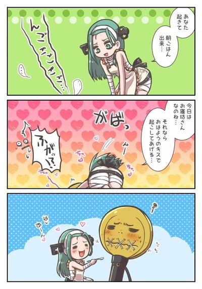 这是一幅三格纵向排列的日式漫画，描绘了绿发女孩叫醒贪睡伙伴的日常场景。第一格（绿色圆点背景）中，女孩弯腰查看并担忧地说“你早上起床出来...”；第二格（粉色爱心背景）中，女孩惊讶地发现对方还在睡觉：“今天是个贪睡鬼呢...”；第三格（蓝色圆点背景）中，女孩温柔地用勺子喂食那个黄色圆形、表情困倦的角色。画面充满可爱的动漫风格，角色表情生动，背景色彩明快，通过简单的对话展现了温馨的日常互动。