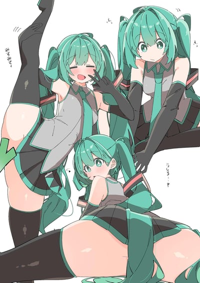 这是一幅VOCALOID虚拟歌手初音未来的同人原创插画，画面呈现了三个穿着标志性公式服的初音：左侧的初音双腿高高抬起，满脸通红地大笑着比出V字手势，旁边配文“みてみて（快看快看）”，显得格外活泼调皮；右上方的初音则一脸慌张，额头冒汗，配文“いっこ…？（一个…？）”，似乎被同伴的举动搞得不知所措；下方的初音侧过身子，带着害羞的神态看向镜头，姿态腼腆。整体画面充满了可爱的反差感，营造出轻松有趣的氛围，没有双关或暗示类内容。
