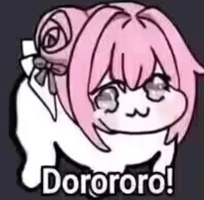 图中是源自韩国手游《胜利女神：妮姬》的二创角色Doro，形象为粉色头发的四足卡通动物。角色有着双马尾玫瑰花装饰，面部表情呆萌，双眼含泪却带着微笑，下方配有重复音节文字“Dororororo!”，整体呈现出模糊又可爱的情感表达，是Doro文化中经典的表情包形象。